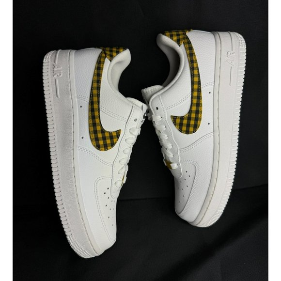 E101- 7 WOMEN'S NIKE AIR FORCE 1 SUMMIT WHITE  DZ2784-102 - Picture 1 of 11